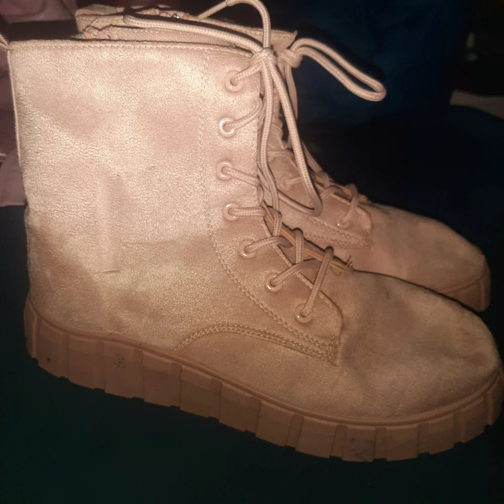 Blush Pink Women's Combat Ankle Boots Size 11 Wmns - Picture 3 of 3
